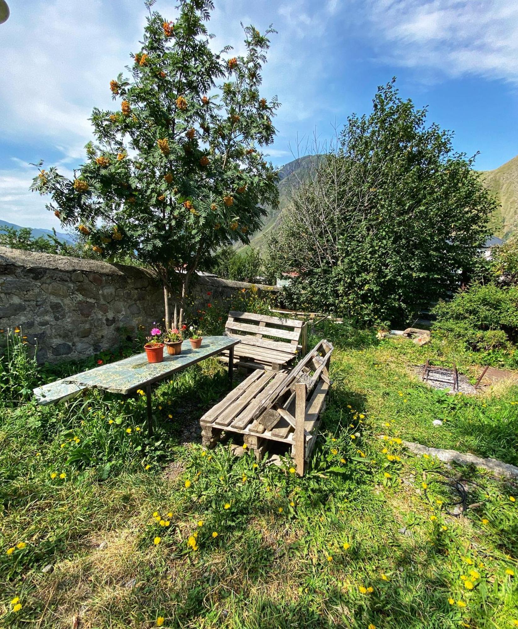 Dato Khetaguri Apartment Kazbegi Eksteriør billede